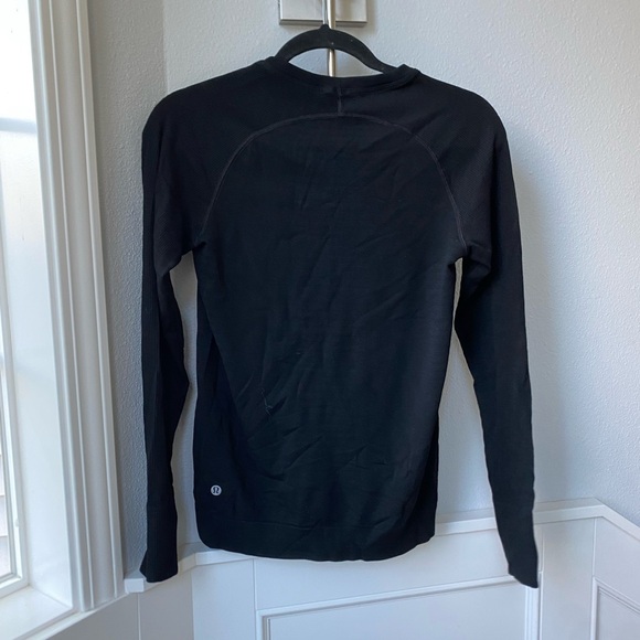 Lululemon Athletica Black Long Sleeve thermal - Picture 3 of 4
